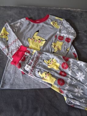 Pokemon Grey, Yellow & Red Pikachu Kids Pajama Set L (10-12)